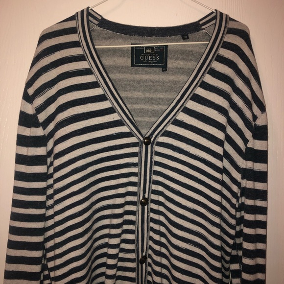 Guess long sleeve v-neck button up sweater | XL - Picture 3 of 4